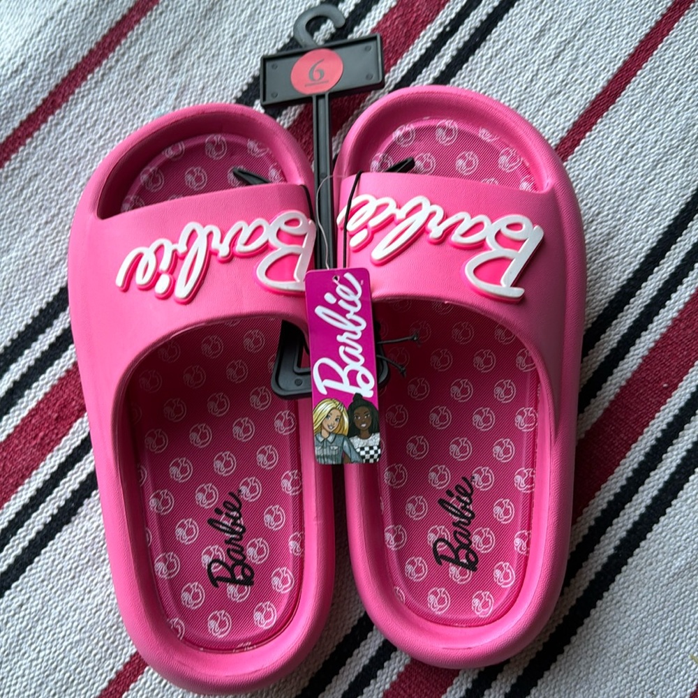 🎉HOST PICK 🎉 NWT Adult Barbie slides